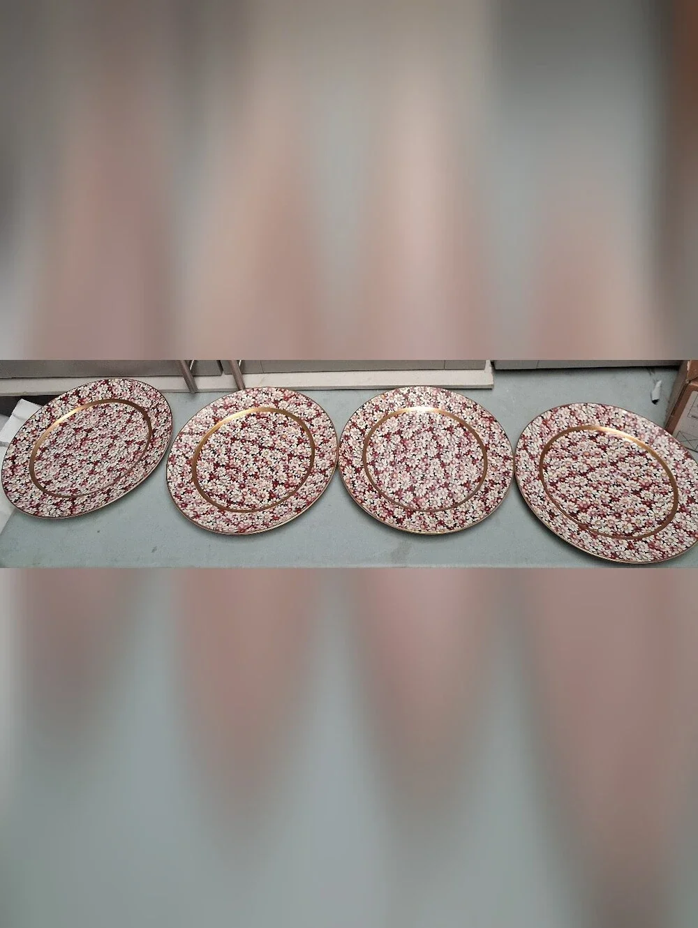 Set Of 4, Floral Charger Plate with Pink Daisy Pattern and Gold Trim